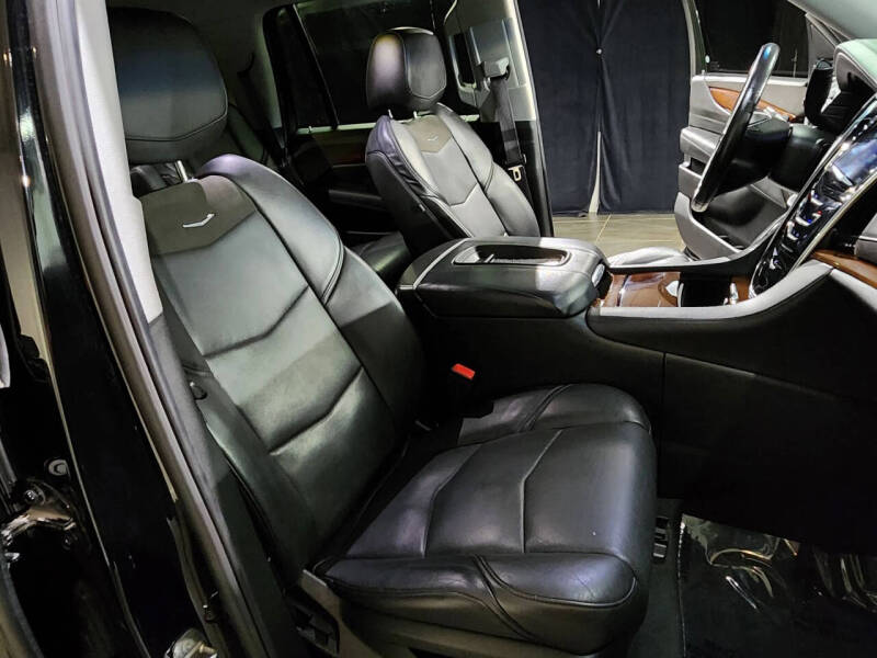 2017 Cadillac Escalade Luxury