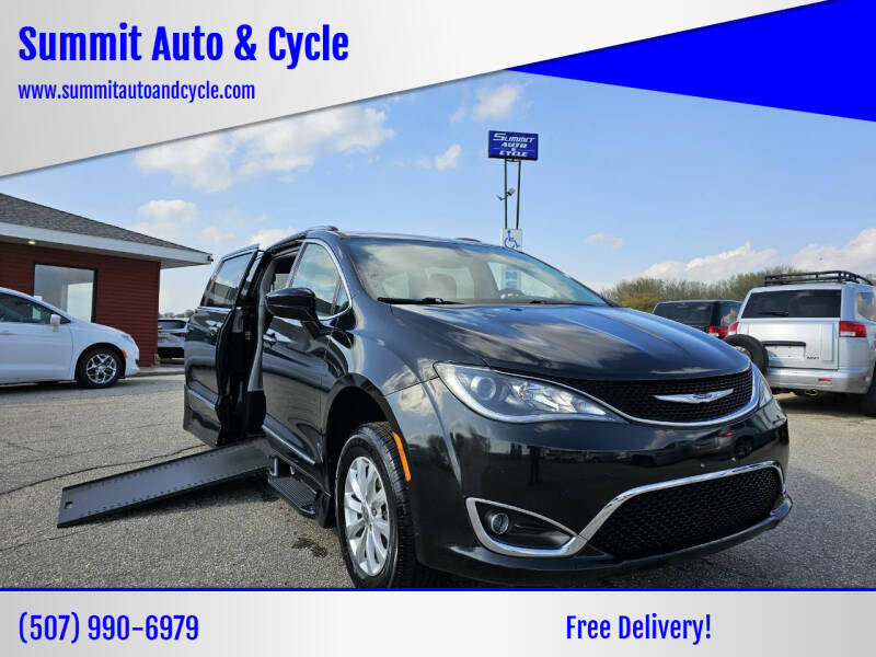 2018 Chrysler Pacifica for sale at Summit Auto & Cycle in Zumbrota MN
