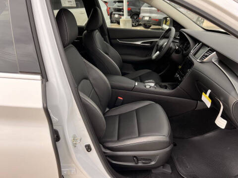 2025 Infiniti QX50 Luxe