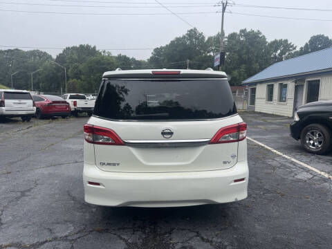 2017 Nissan Quest SV