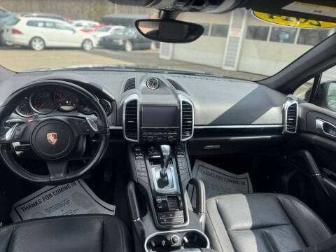 2014 Porsche Cayenne Platinum