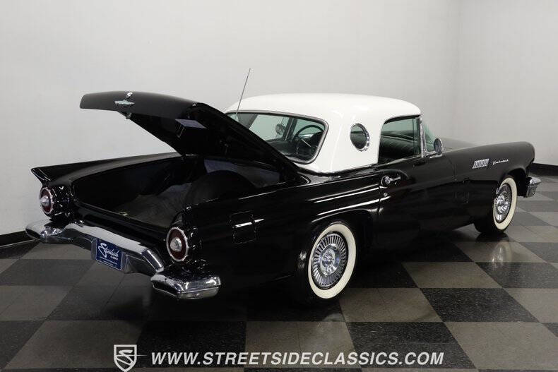 1957 Ford Thunderbird