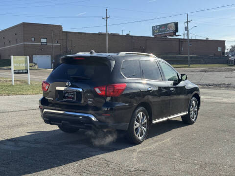 2020 Nissan Pathfinder SV