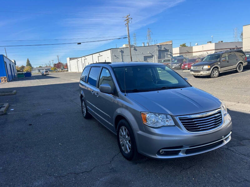 2015 Chrysler Town & Country Touring photo 7