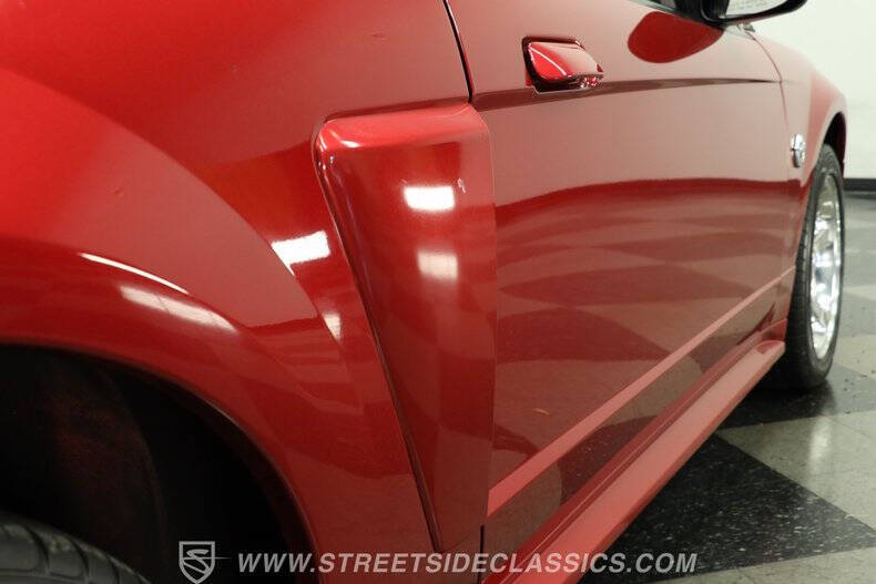 2004 Ford Mustang GT Deluxe