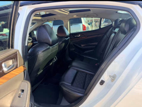 2017 Nissan Maxima Platinum