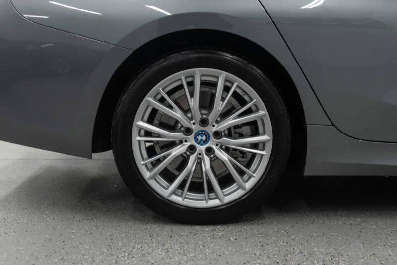 2024 BMW 3 Series 330e xDrive