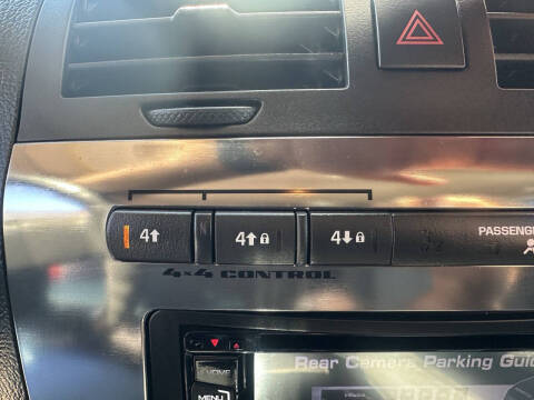 2009 HUMMER H3T Luxury