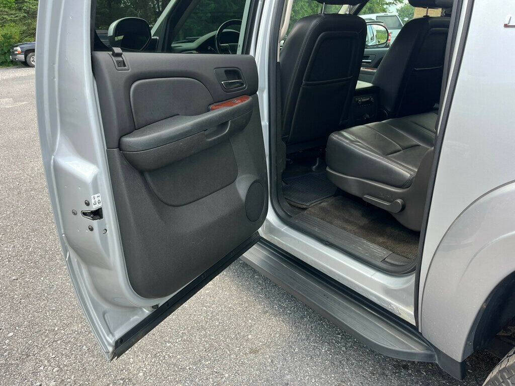 2013 Chevrolet Suburban 43