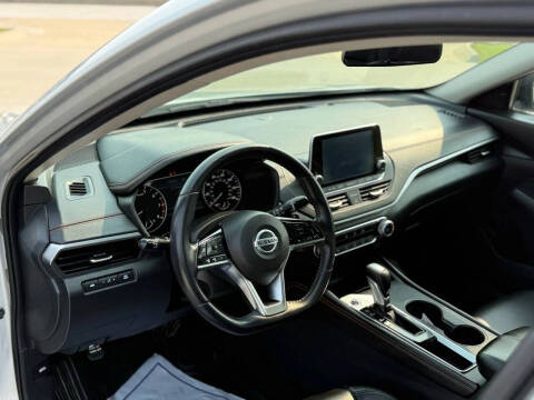 2020 Nissan Altima 2.5 SR