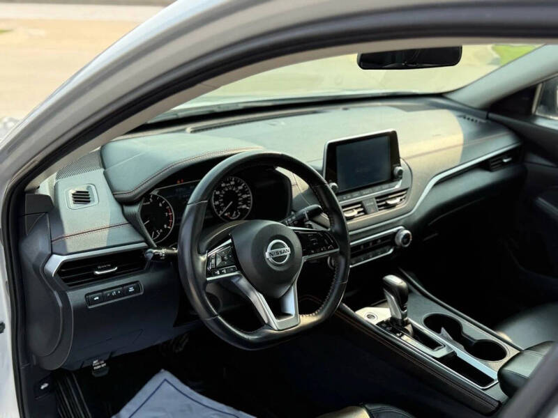 2020 Nissan Altima 2.5 SR