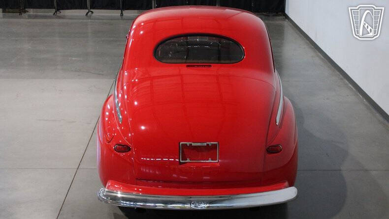 1948 Ford Deluxe