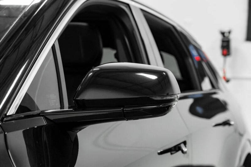 2024 Cadillac LYRIQ Luxury 2