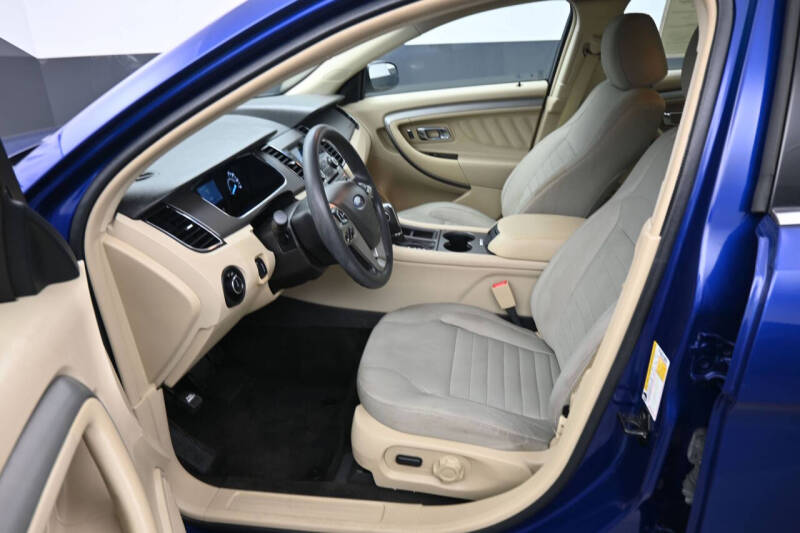2015 Ford Taurus