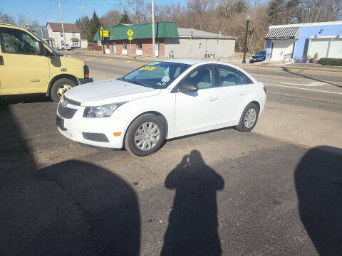 2011 Chevrolet Cruze for sale at Maximum Auto Group II INC in Cortland OH