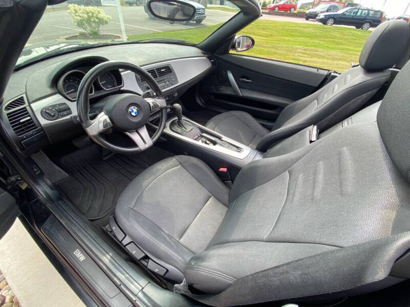 2005 BMW Z4 2.5i
