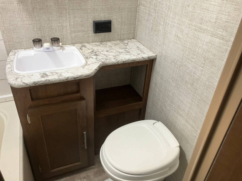 2019 Gulfstream Kingsport 274QB