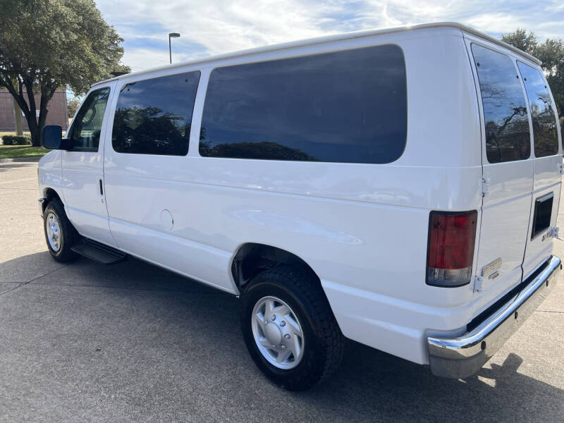 2009 Ford E-Series E-350 SD XLT