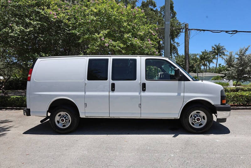 2017 GMC Savana 2500