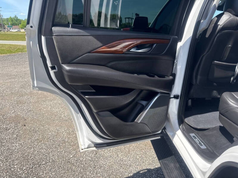 2017 Cadillac Escalade Luxury