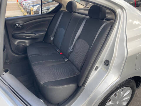 2019 Nissan Versa SV