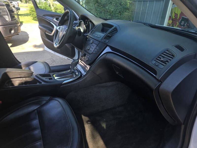 2012 Buick Regal Premium 1