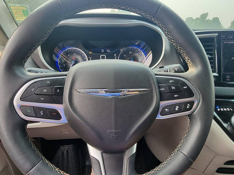2022 Chrysler Pacifica Touring L