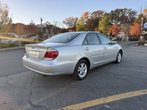 2005 Toyota Camry LE V6