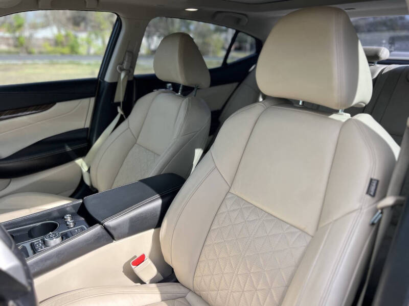 2017 Nissan Maxima Platinum