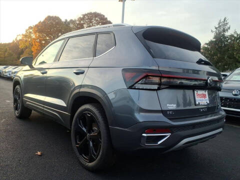 2025 Volkswagen Taos SEL 4Motion