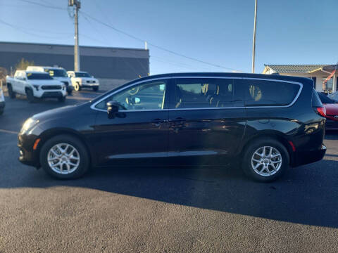 2023 Chrysler Voyager LX