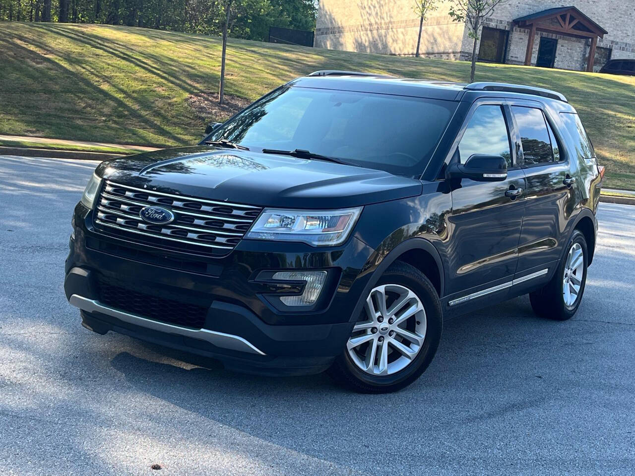 Black 2016 Ford Explorer XLT XLT 4dr SUV 1