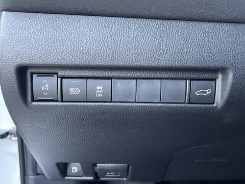 2023 Toyota Venza LE