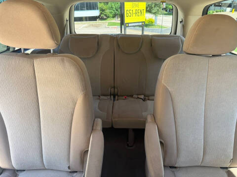 2014 Kia Sedona LX