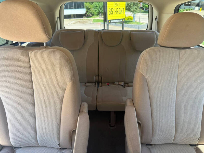 2014 Kia Sedona LX