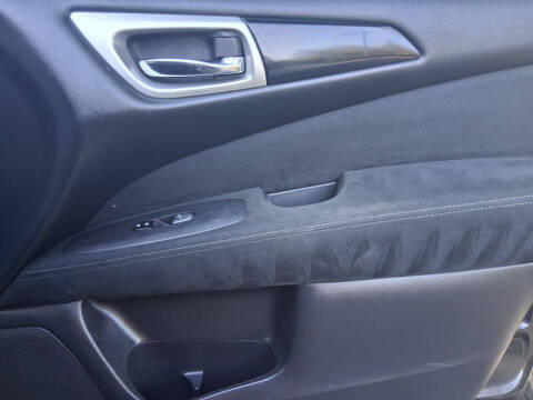 2015 Nissan Pathfinder SV