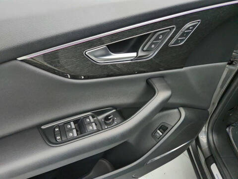 2019 Audi Q8 quattro Premium Plus 55 TFSI