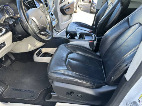 2017 Chrysler Pacifica Touring Plus