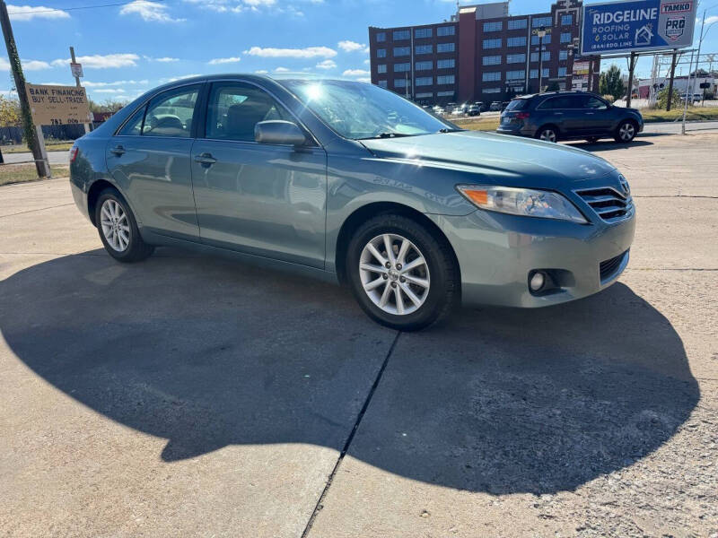 2011 Toyota Camry XLE photo 3