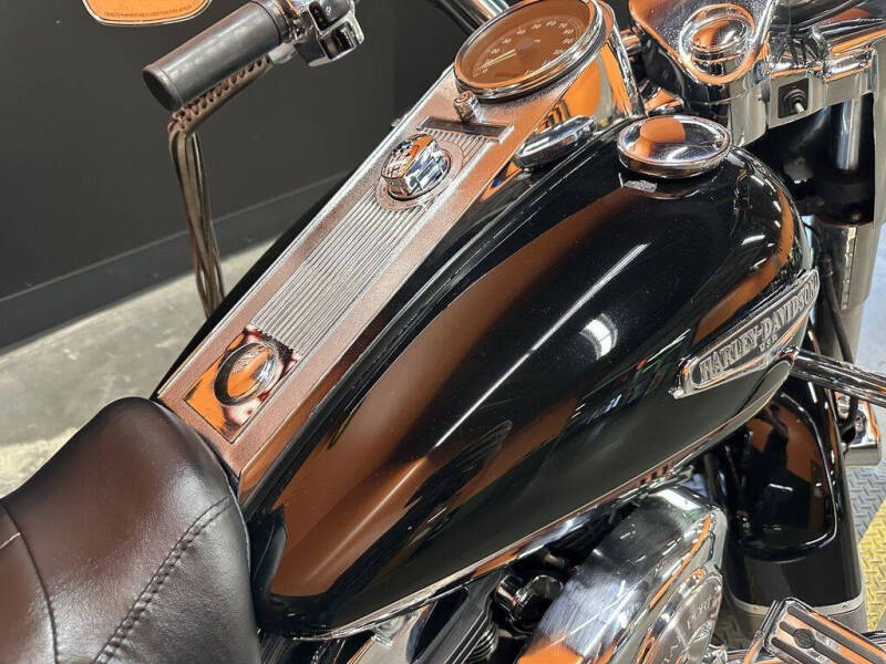 2002 Harley-Davidson FLHRC - Road King Classi