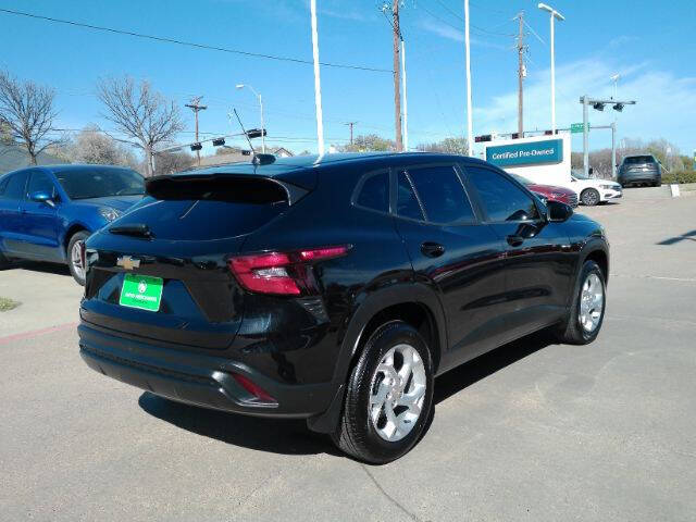 2025 Chevrolet Trax LS
