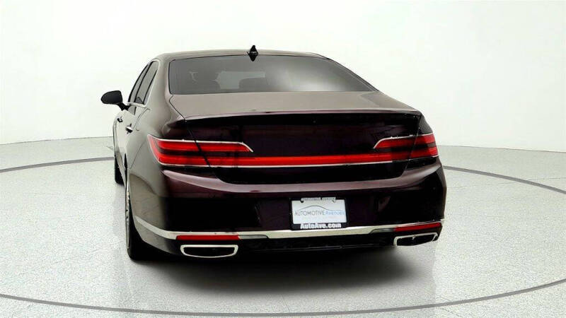 2020 Genesis G90