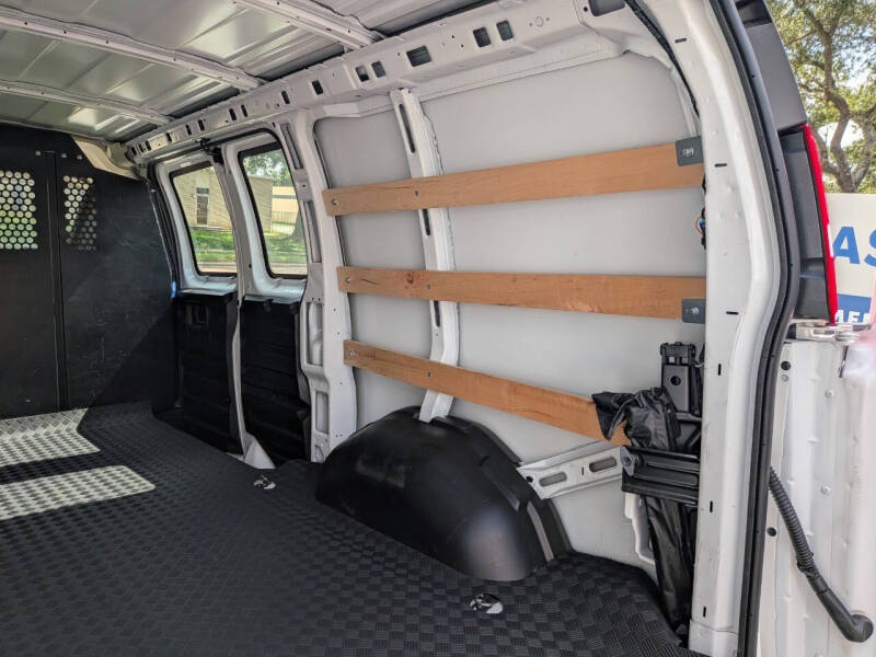 2025 Chevrolet Express 2500