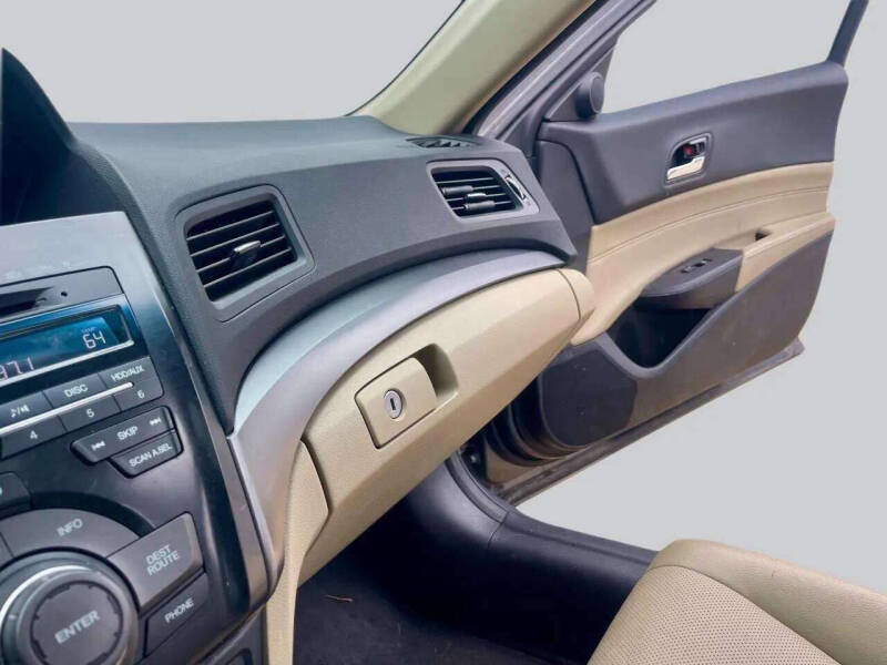 2014 Acura ILX 2.0L w/Tech