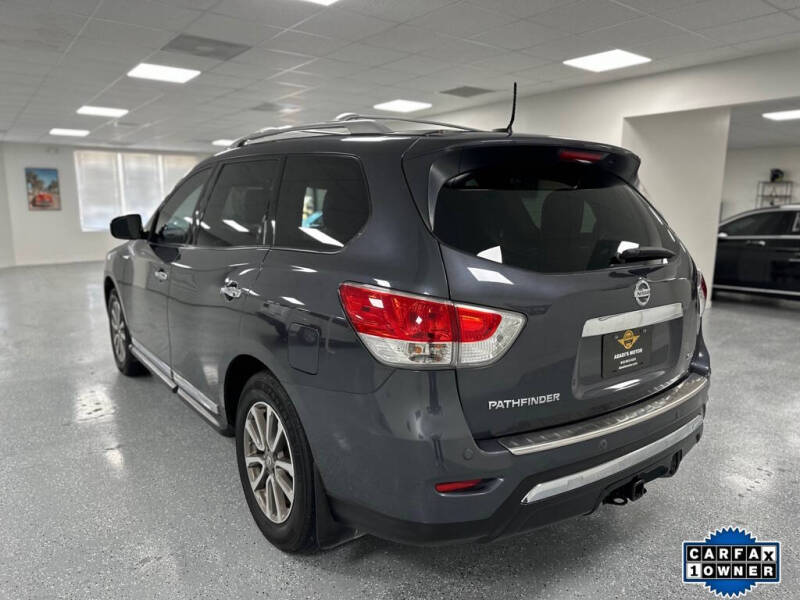 2014 Nissan Pathfinder SL photo 4