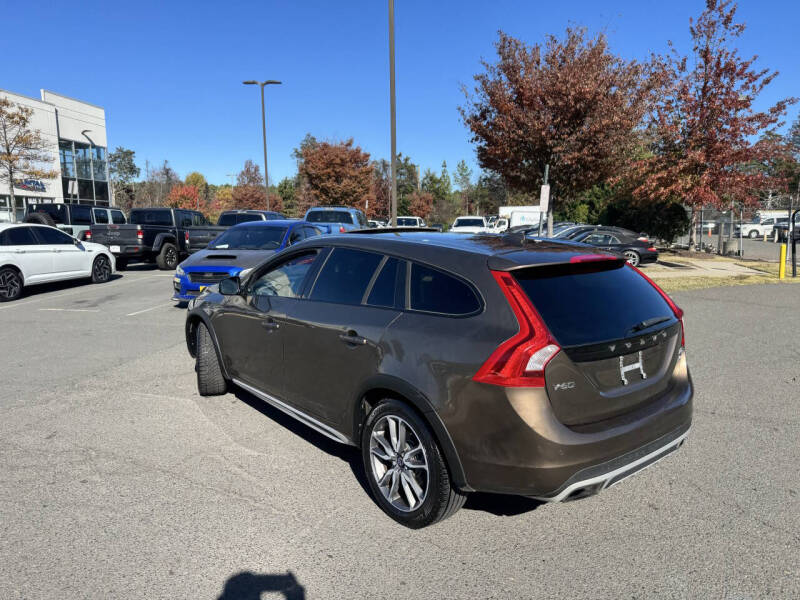 2016 Volvo V60 Cross Country T5