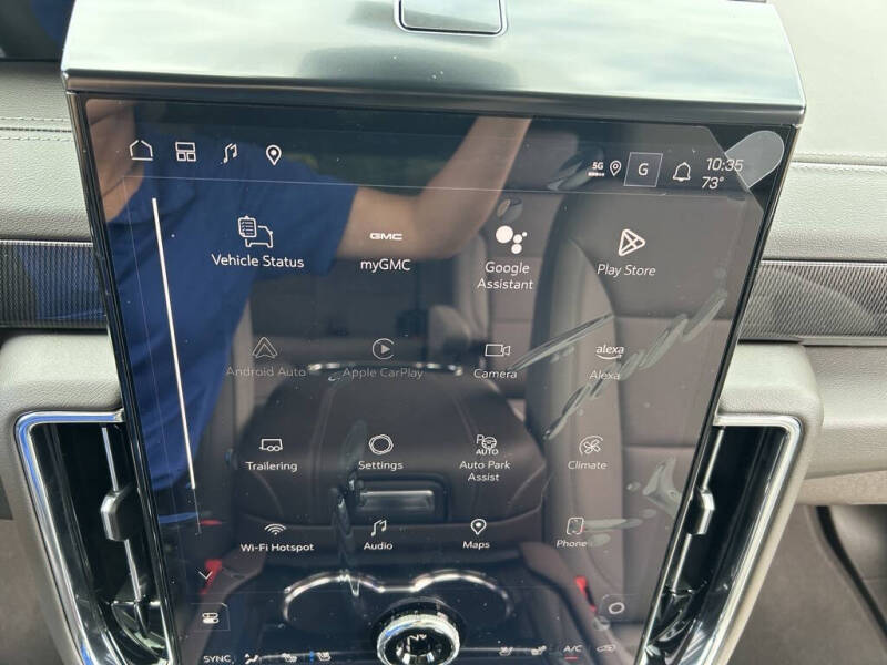 2025 GMC Yukon Elevation