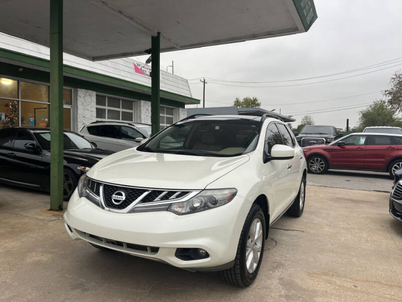 2011 Nissan Murano for sale at Auto Outlet Inc. in Houston TX