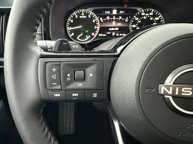 2025 Nissan Pathfinder SL