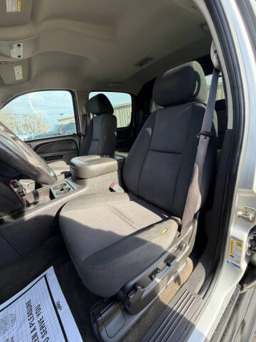 2011 Chevrolet Avalanche LS